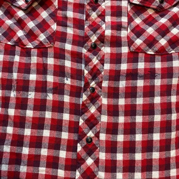 Roebuck & Co Red/White Plaid Flannel Button Down Shirt, Size Large - Picture 6 of 12